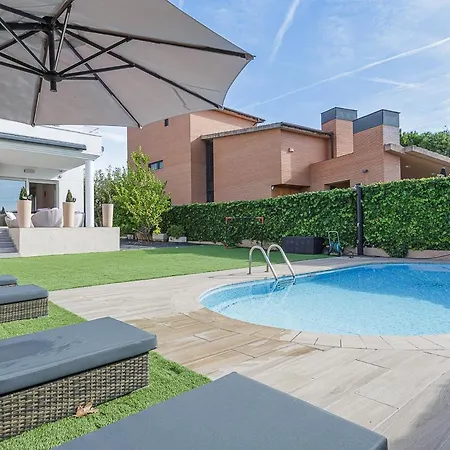Fantastica Casa Con Piscina En Dom wakacyjny
