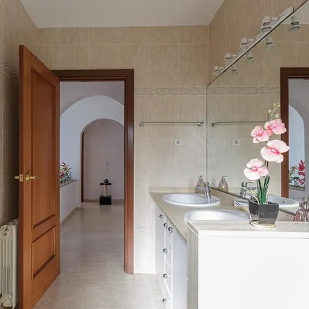 Fantastica Casa Con Piscina En * Vilanova i la Geltrú