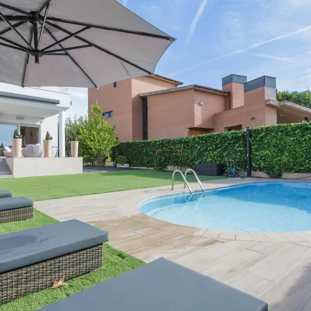 Fantastica Casa Con Piscina En * Vilanova i la Geltrú